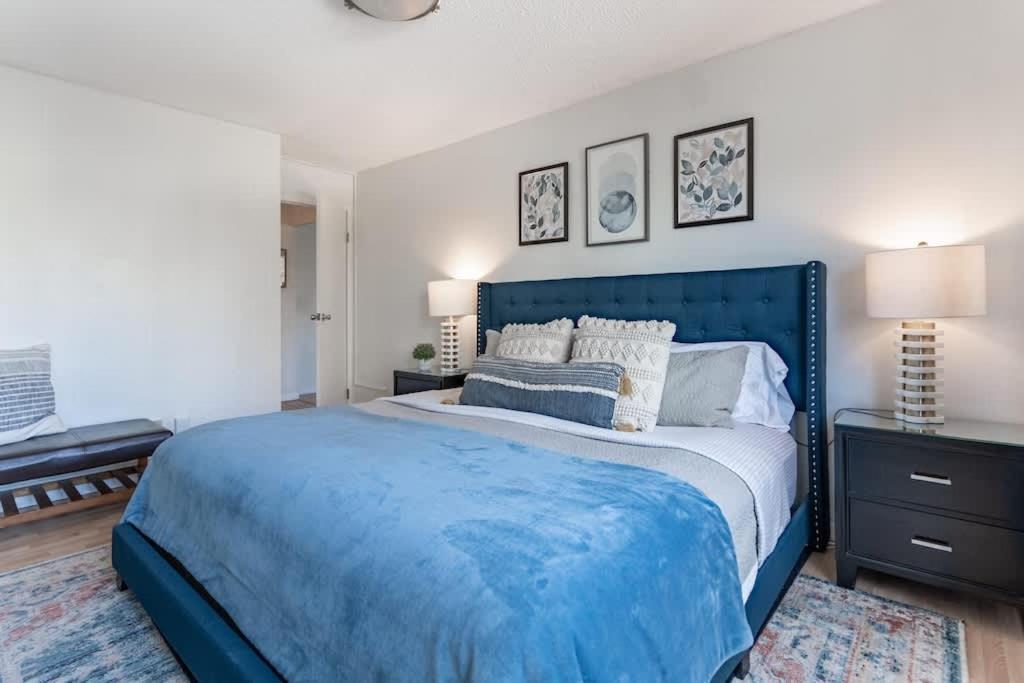 Hébergement de vacances Vibrant Downtown, King Bed, Work Desk & Kitchen
