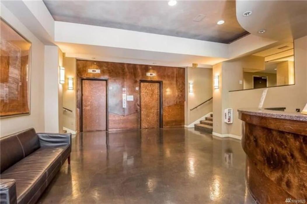 Casa vacanze Vibrant Downtown, King Bed, Work Desk & Kitchen *